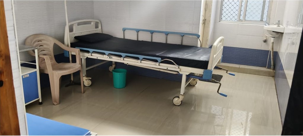 Special room with hospital bed at Amma Vaidyashala